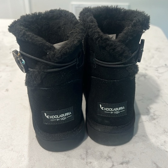 NEW WOMENS SIZE 6 BLACK KOOLABURRA BY UGG NALIE BUTTON MINI SUEDE BOOTS = - Picture 2 of 7